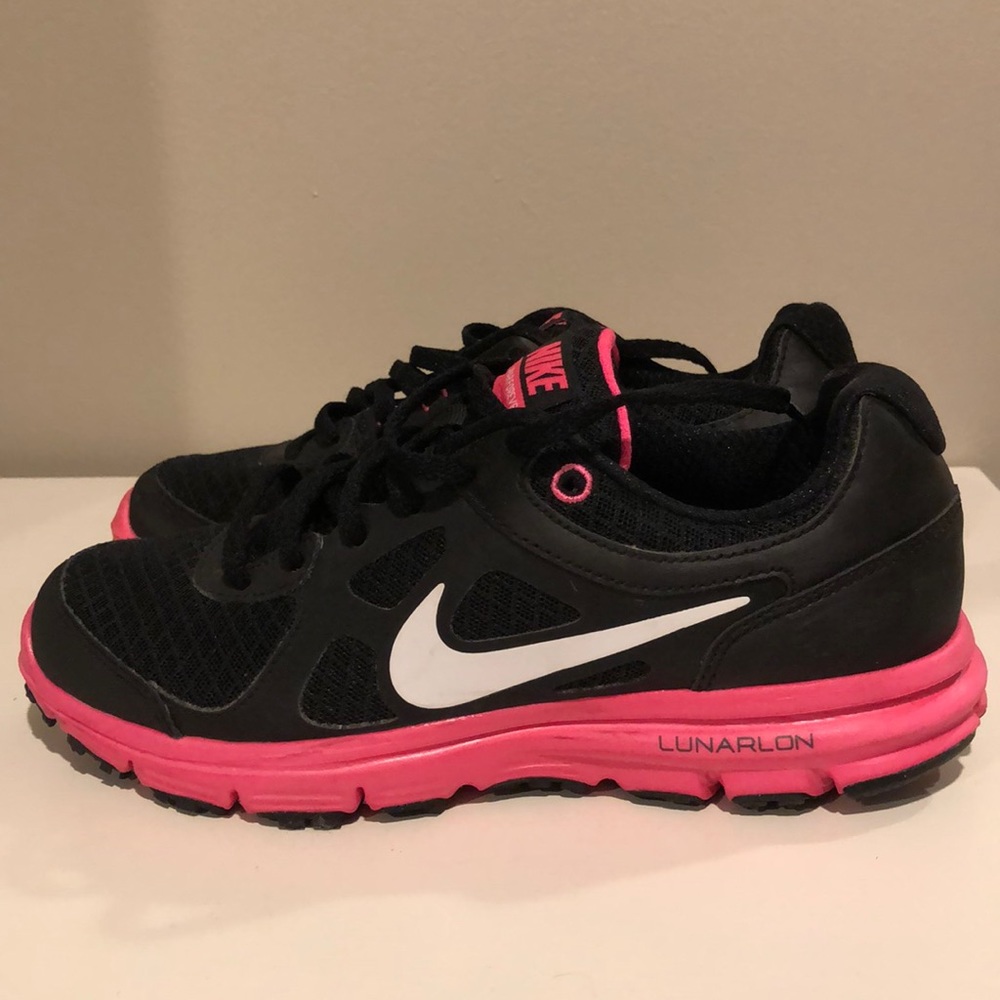 Nike Lunarlon Sneakers (Black & Pink)